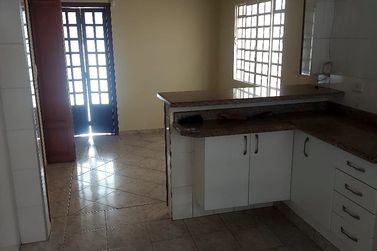 Casa para alugar - 85m&sup2; - JARDIM BRASIL
