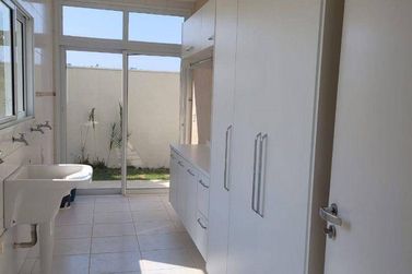Sobrado para alugar - 700m&sup2; - Lagos de Santa Helena