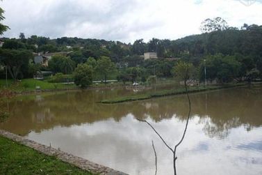 Casa &agrave; venda - 450m&sup2; - Condominio Portal das Hortencias