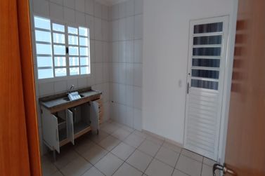 Casa &agrave; venda - 65m&sup2; - JARDIM COLONIAL