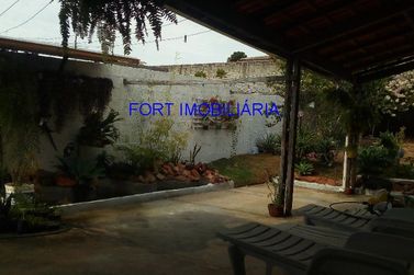 Casa &agrave; venda - 210m&sup2; - CAMPOS DE ATIBAIA