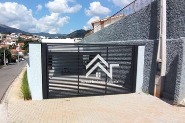 Casa &agrave; venda - 235m&sup2; - Jardim Jaragu&aacute;