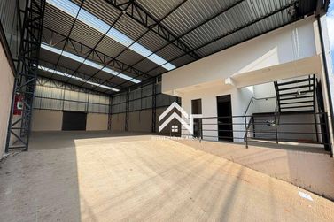 Sal&atilde;o Comercial para alugar - 250m&sup2; - Atibaia Belvedere