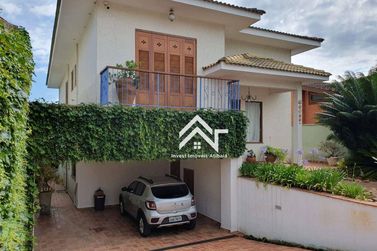 Casa &agrave; venda - 250m&sup2; - Jardim Paulista