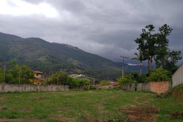 Terreno &agrave; venda - 385m&sup2; - Vila Petr&oacute;polis