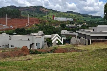 Terreno &agrave; venda - 645m&sup2; - Condom&iacute;nio Vale das &Aacute;guas