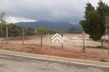 Terreno &agrave; venda - 300m&sup2; - Portal Lamis