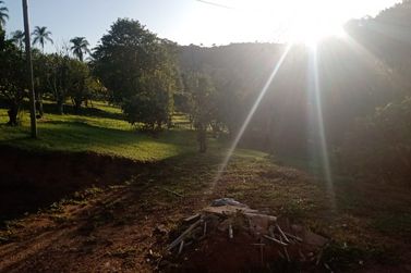 S&iacute;tio &agrave; venda - CACHOEIRA