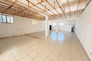 Sal&atilde;o Comercial para alugar - 220m&sup2; - Jardim Imperial