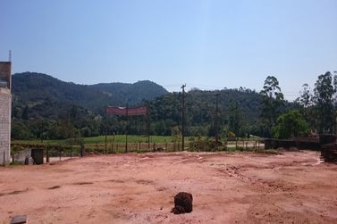 Terreno &agrave; venda - 1598m&sup2; - Centro
