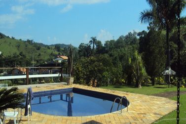 S&iacute;tio &agrave; venda - 1800m&sup2; - Cachoeirinha