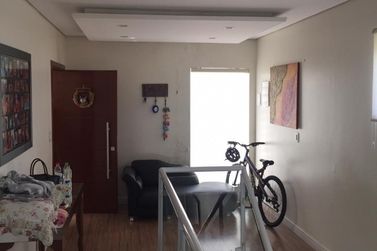 Casa &agrave; venda - 265m&sup2; - Jd das Flores