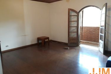 Ch&aacute;cara &agrave; venda - 374m&sup2; - port&atilde;o