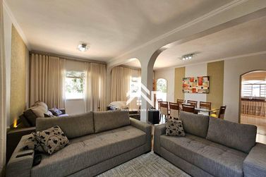 Casa &agrave; venda - 221m&sup2; - Jardim Shangri-L&aacute;