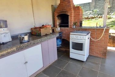 Ch&aacute;cara &agrave; venda - 750m&sup2; - Vila Santa Helena