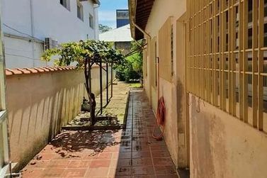 Casa &agrave; venda - CENTRO