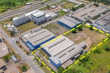 Sal&atilde;o Comercial para alugar - 3857m&sup2; - Distrito Industrial Alfredo Relo