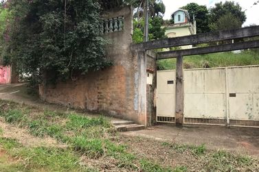 Ch&aacute;cara &agrave; venda - vitoria regia