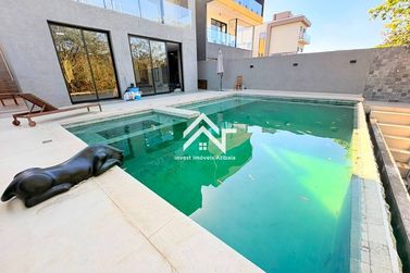 Casa para alugar - 228m&sup2; - Rio Abaixo