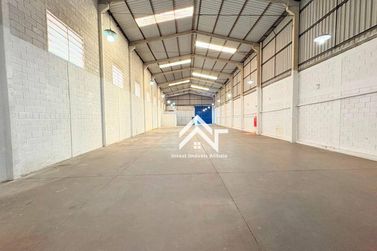 Sal&atilde;o Comercial para alugar - 584m&sup2; - Vila Industrial