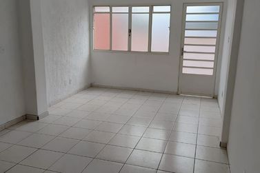 Sal&atilde;o Comercial para alugar - 27m&sup2; - Centro