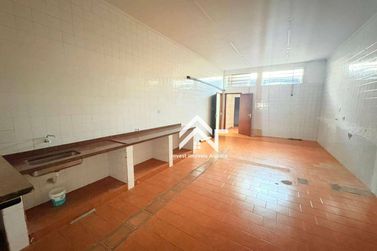 Sal&atilde;o Comercial para alugar - 255m&sup2; - Centro