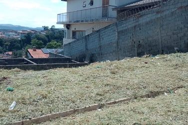 Terreno &agrave; venda - 412m&sup2; - santa maria