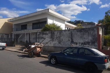 Casa &agrave; venda - ATIBAIA JARDIM