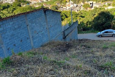 Terreno &agrave; venda - 350m&sup2; - Ch&aacute;cara Parque S&atilde;o Pedro