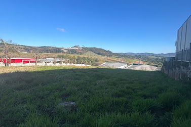 Terreno &agrave; venda - 3500m&sup2; - Loteamento Serras de Atibaia I