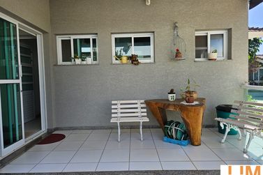 Casa &agrave; venda - 351m&sup2; - Vila Giglio