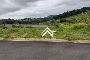 Terreno &agrave; venda - 300m&sup2; - Portal Lamis