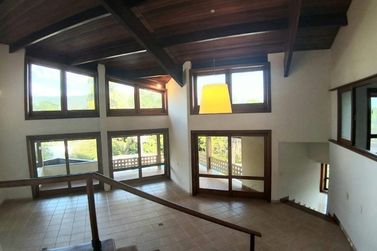 Casa para alugar - 606m&sup2; - NOVA GARD&Ecirc;NIA