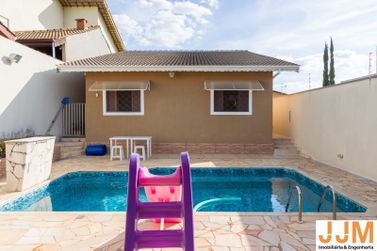 Casa &agrave; venda - 219m&sup2; - Jardim dos Pinheiros