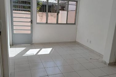 Sal&atilde;o Comercial para alugar - 27m&sup2; - Centro