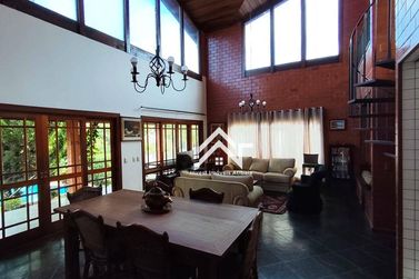Casa &agrave; venda - 390m&sup2; - Condominio Palavra da Vida