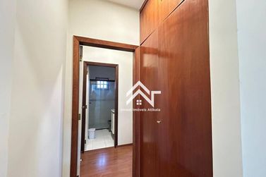 Casa para alugar - 440m&sup2; - Vila Petr&oacute;polis