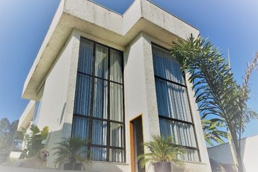 Casa &agrave; venda - 230m&sup2; - Jardim Imperial