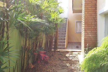 Casa &agrave; venda - 450m&sup2; - JARDIM DO LAGO