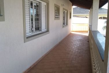 Casa &agrave; venda - 350m&sup2; - JD DO LAGO