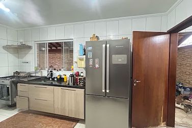 Casa &agrave; venda - 100m&sup2; - Jardim dos Pinheiros