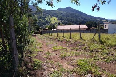 Terreno &agrave; venda - 2750m&sup2; - piuca