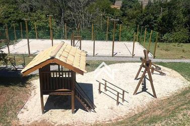 Terreno &agrave; venda - 600m&sup2; - Canedos