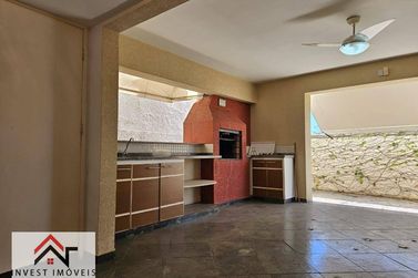 Casa &agrave; venda - 369m&sup2; - Centro