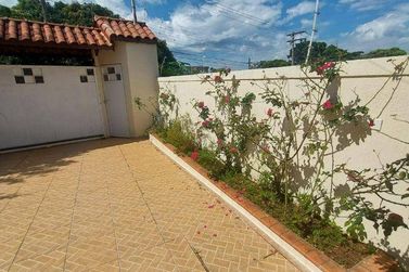 Casa &agrave; venda - 254m&sup2; - Nova Gard&ecirc;nia