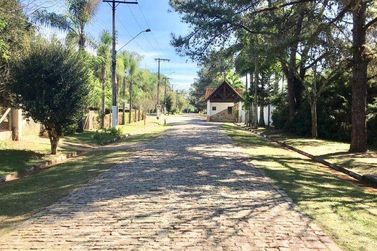 Ch&aacute;cara &agrave; venda - 3200m&sup2; - Parque Rio Abaixo