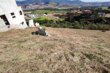 Terreno &agrave; venda - 360m&sup2; - Bom Jesus Dos Perdoes