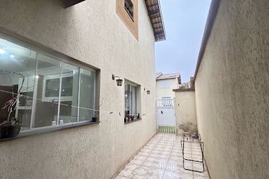 Casa &agrave; venda - 100m&sup2; - Jardim dos Pinheiros