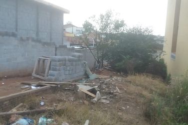 Terreno &agrave; venda - 298m&sup2; - JARDIM IMPERIAL