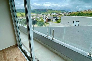 Casa &agrave; venda - 270m&sup2; - Condom&iacute;nio Vale das &Aacute;guas